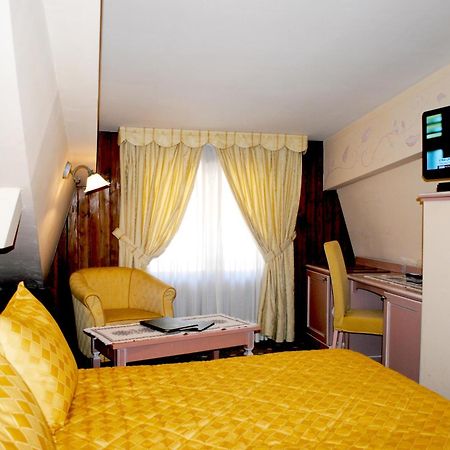 Hotel Miramonti Madonna Exteriör bild