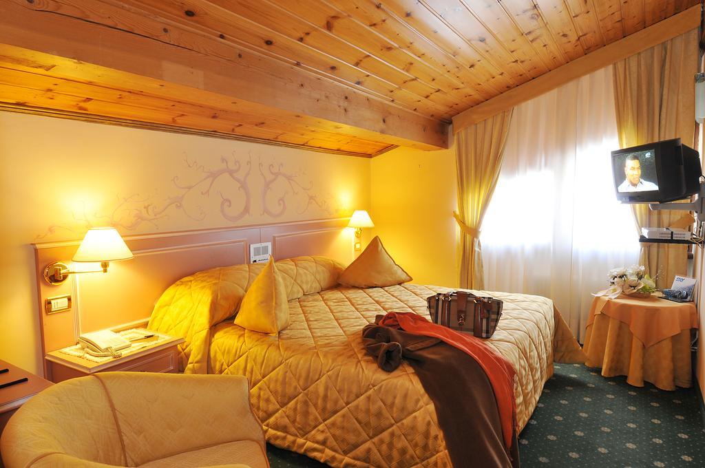 Hotel Miramonti Madonna Exteriör bild