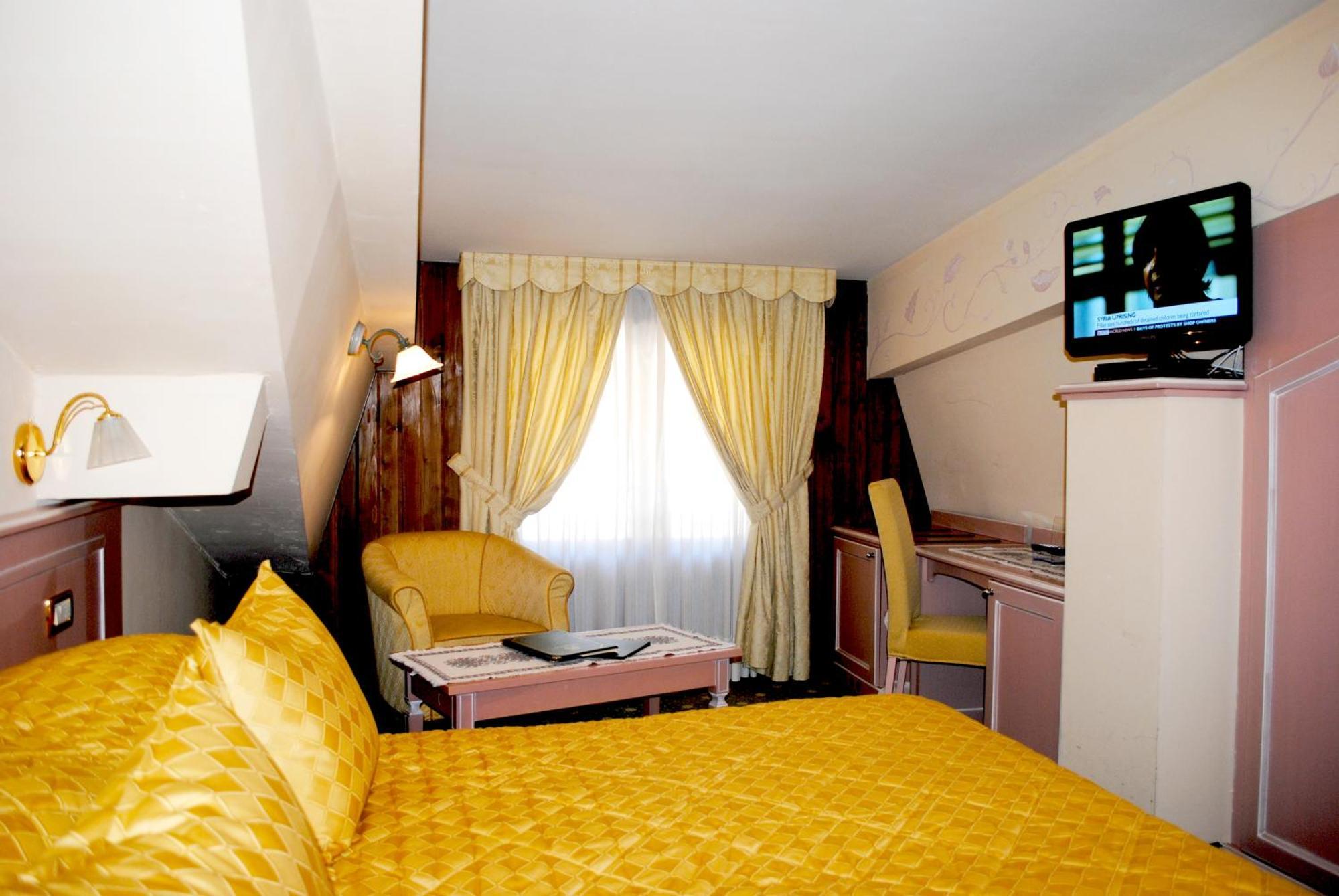 Hotel Miramonti Madonna Exteriör bild